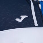 Joma 82P4R238 الأبيض الأزرق الملكي الأزرق الداكن طاقم سترة مقنعين v رجال - Image 4