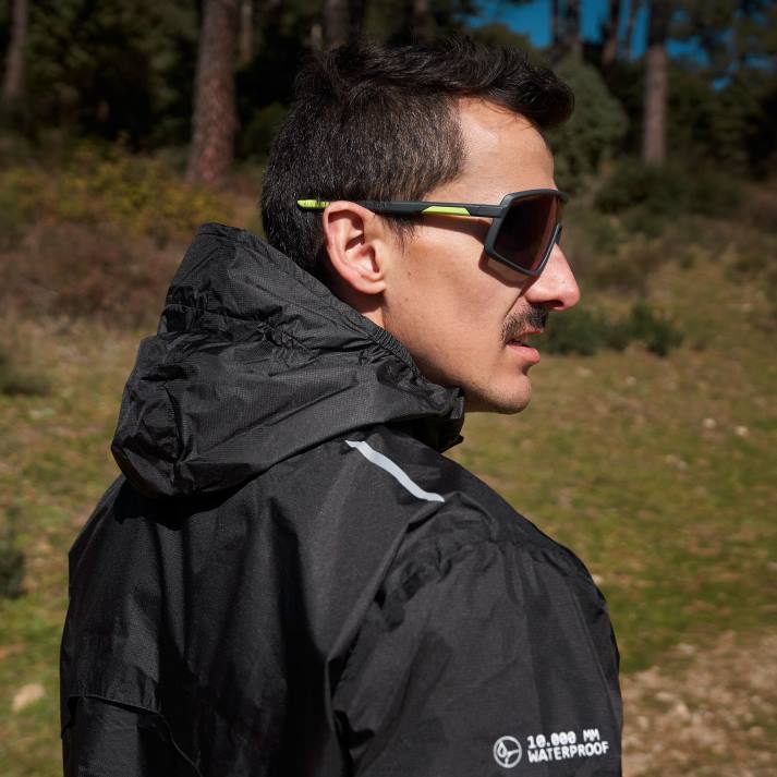 Joma 82P4R1130 أسود سترة المطر r- درب الطبيعة رجال