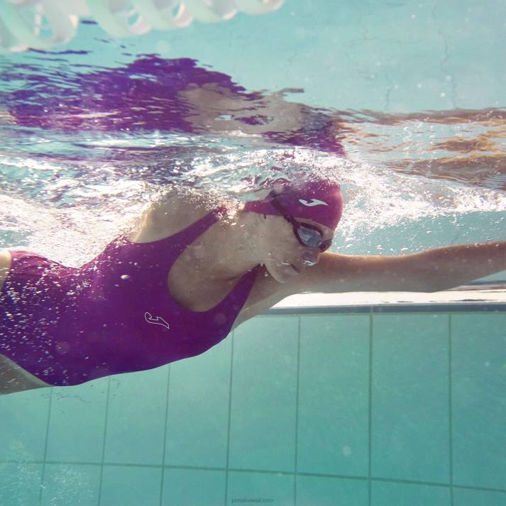 Joma 82P4R1737 ضارب الى الحمرة سبلاش ملابس السباحة نحيف