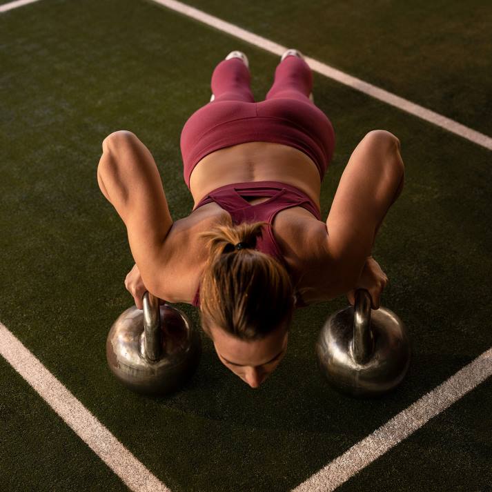 Joma 82P4R1972 بورجوندي دبابة الشباب نحيف