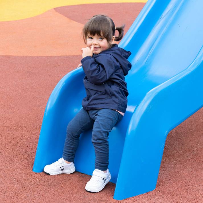 Joma 82P4R2719 الأزرق الداكن سترة واقية صغار الأسد