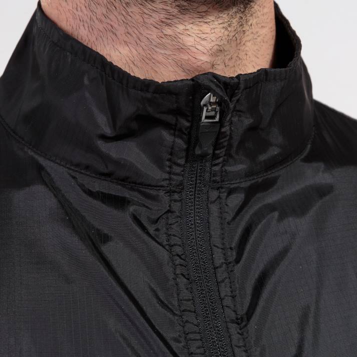 Joma 82P4R2877 أسود سترة واقية النخبة السابع رجال