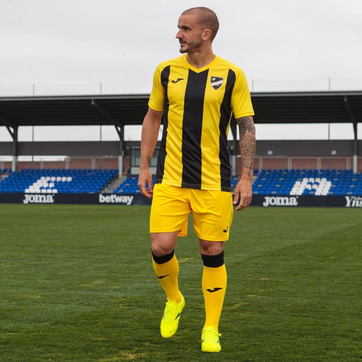 Joma 82P4R3574 أصفر أسود قميص بأكمام قصيرة بيزا الثاني رجال